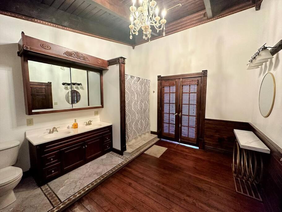 5 Bedroom Estate Near Casino And Downtown Bristol Kültér fotó