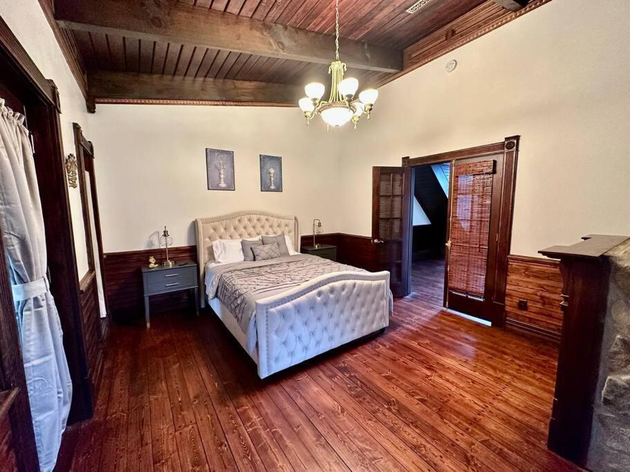 5 Bedroom Estate Near Casino And Downtown Bristol Kültér fotó